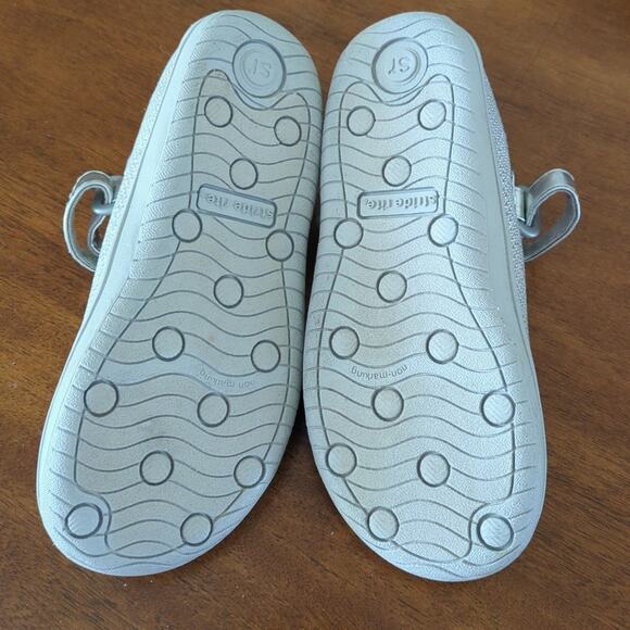 Stride Rite Toddler Girls Haylie Silver Mary Jane Shoes Size 10.5 - Picture 6 of 11